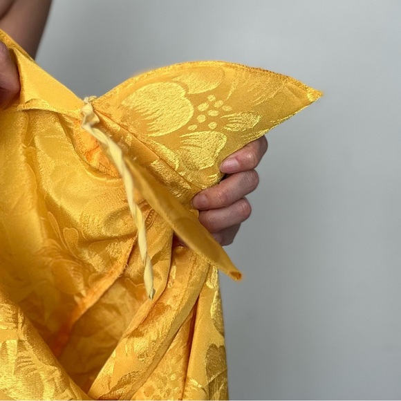 Elegant Yellow Floral Midi Dress - Picture 9 of 9